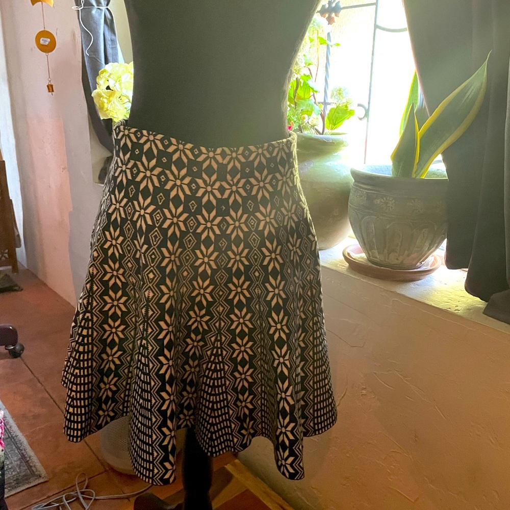 Xhilaration knit skirt, stretch waist
